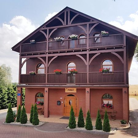 Gosciniec Piast Pokoje I Camper Park Brzezno  Exterior foto