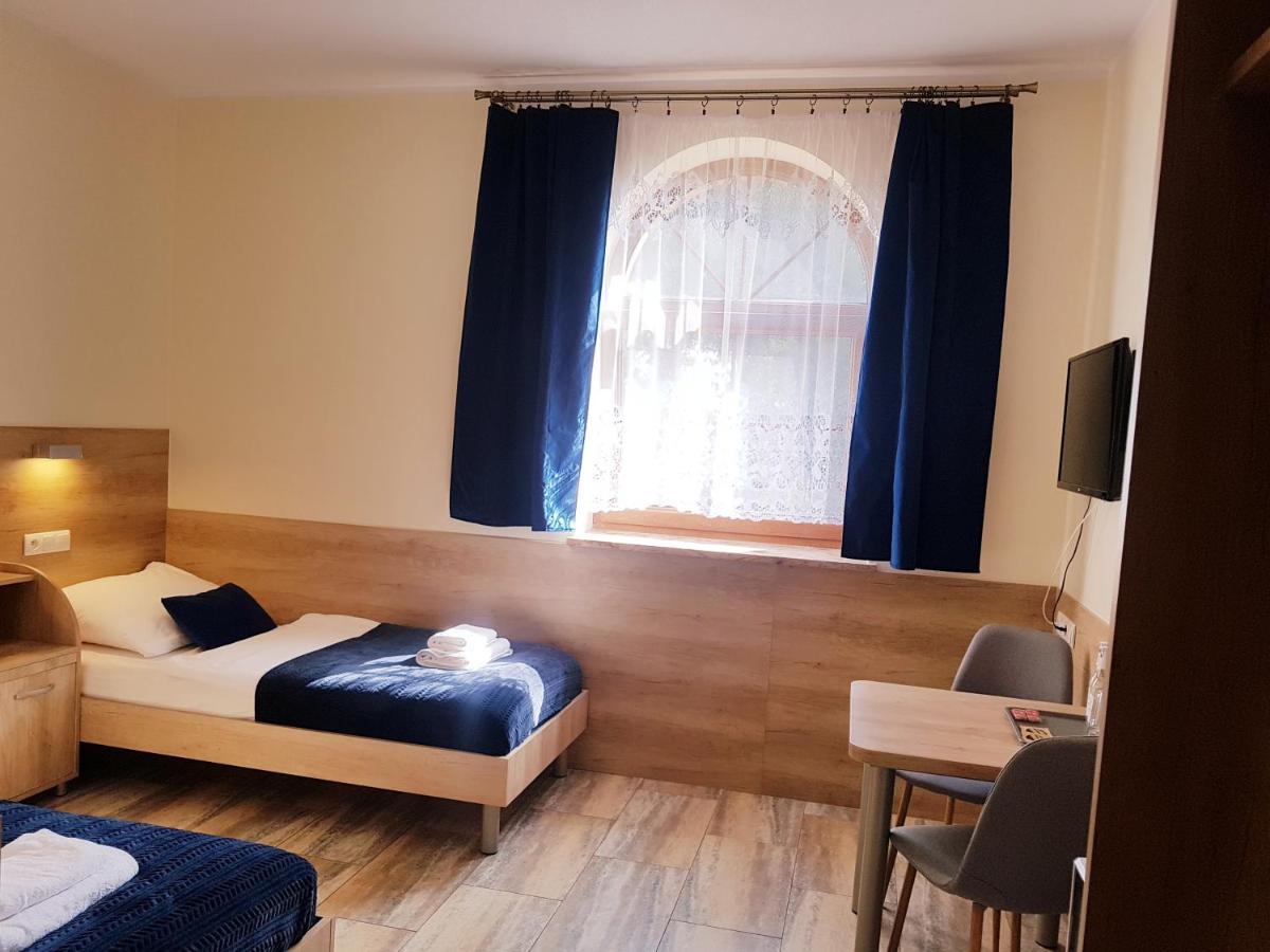 Gosciniec Piast Pokoje I Camper Park Brzezno  Exterior foto